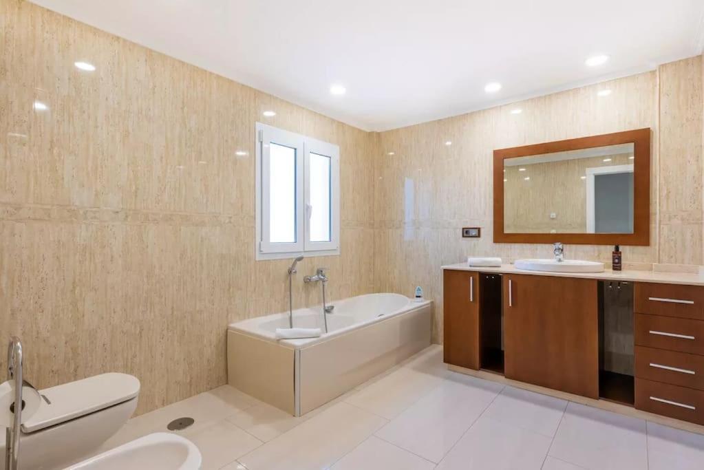 Ohana Luxury Villa With Heated Pool Malaga Exterior photo